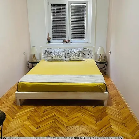 Апартаменти Cozy *